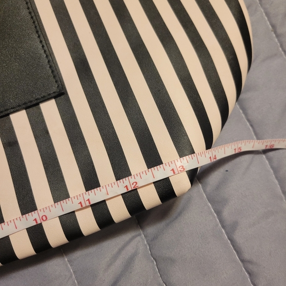 Victoria’s Secret - Weekender Tote - Picture 12 of 12